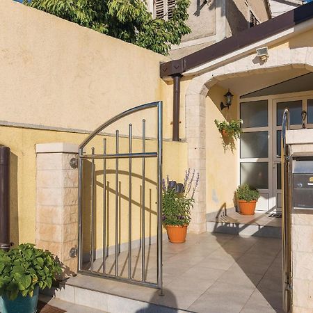 Nice Home In Sibenik With Kitchen Kültér fotó