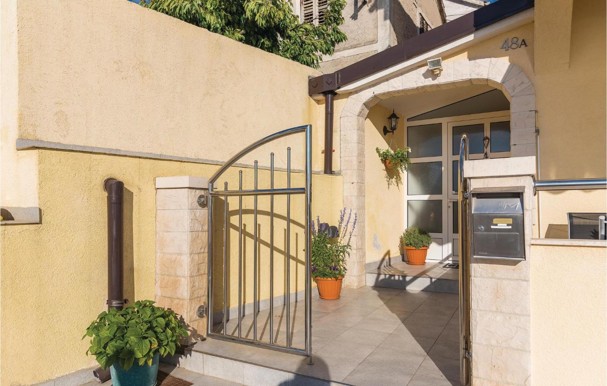 Nice Home In Sibenik With Kitchen Kültér fotó